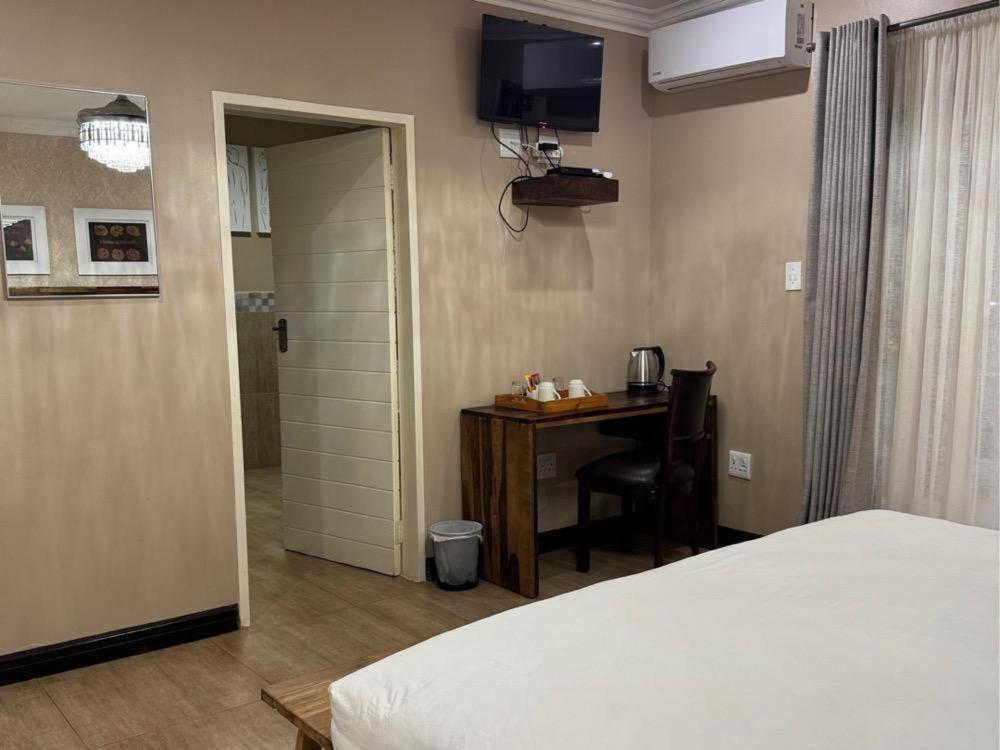 Thabazimbi Country Lodge Bagian luar foto